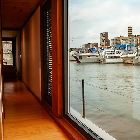 Escondida Houseboat Botel
